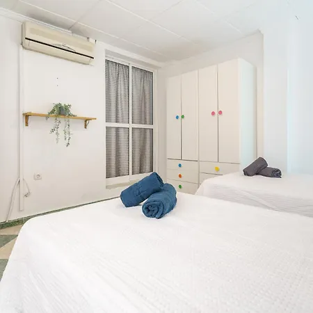 Malagasuite Relax & Pool Apartment *